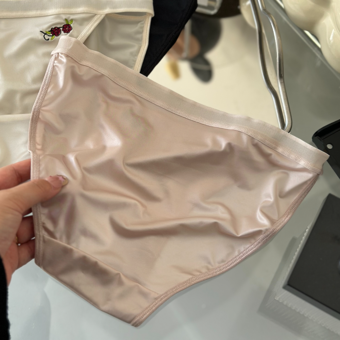 Embroidered Rose Briefs (4 Packs)